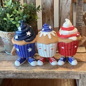 Patriotic Faux Cupcake Trio Figurine